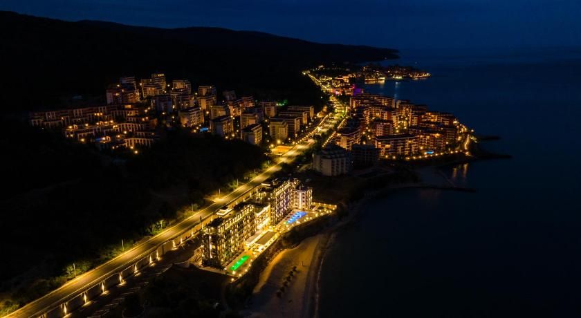 Onyx Beach Residence - Free Parking & Beach Access