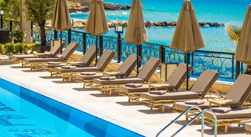 Onyx Beach Residence - Free Parking & Beach Access