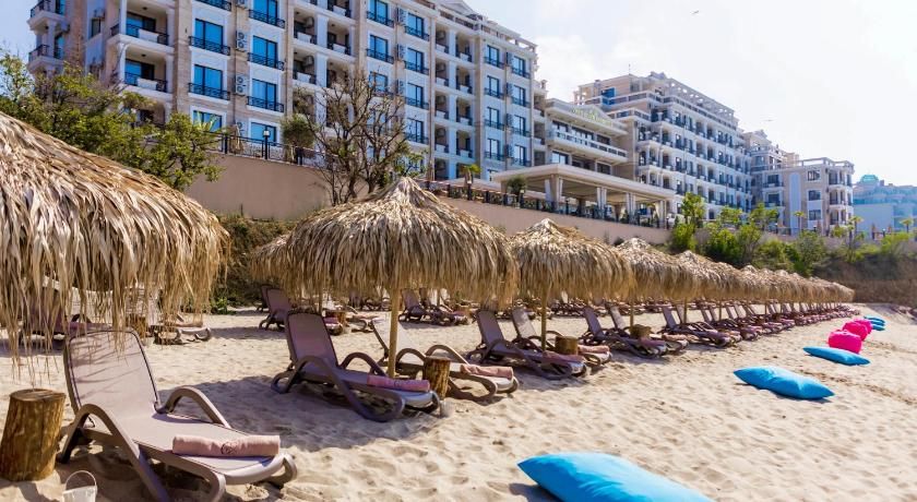 Onyx Beach Residence - Free Parking & Beach Access