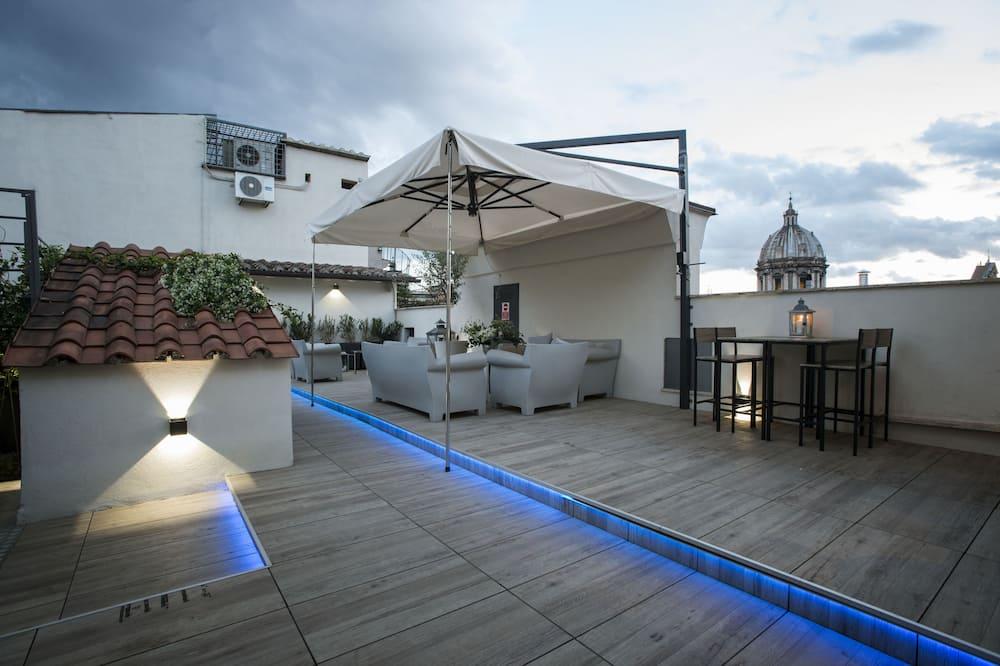 expedia_group-2256899-66960997-626563 Terrace Pantheon Relais