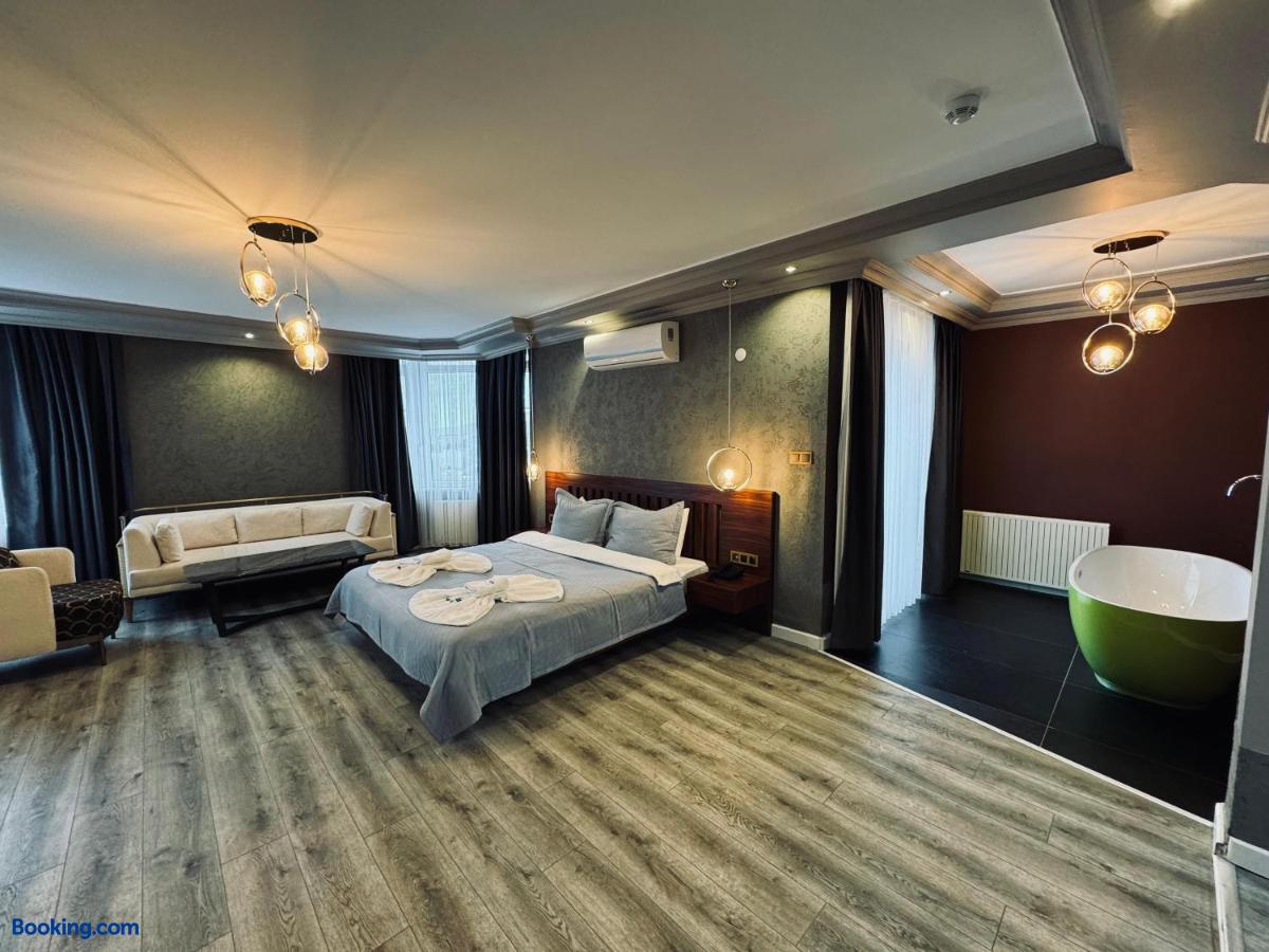 booking-1071604422-551992061-999961 Treekos Suite Hotel Istanbul Airport
