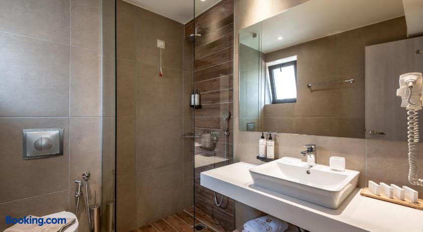 booking-4624765-526969231-661350 Airis Boutique & Suites