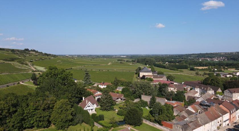 Les Trois Croix Bourgogne - Santenay visuel 2/5 Les Trois Croix Bourgogne - Santenay visuel 2/5