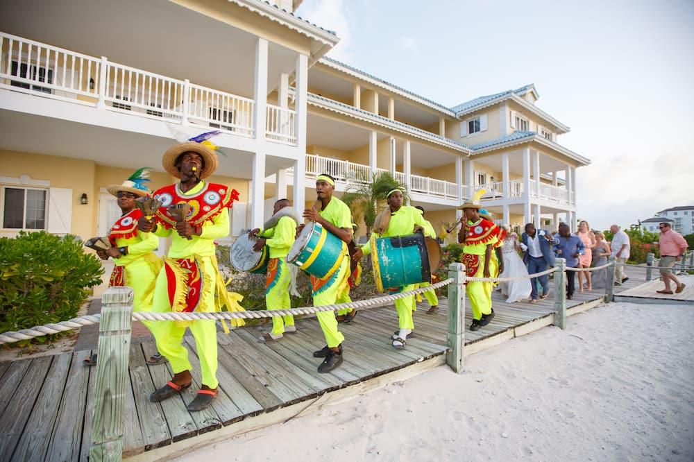 expedia_group-164699-71768429-375969 Beach House - Turks & Caicos