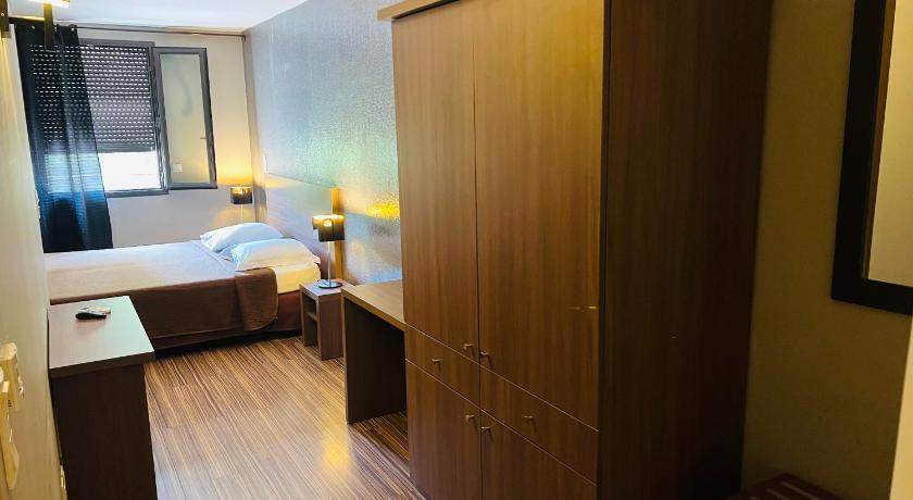 L'hotel De La Bourse À Bagnols-Sur-Ceze Languedoc-Roussillon - Bagnols-sur-Cèze visuel 1/5 L'hotel De La Bourse À Bagnols-Sur-Ceze Languedoc-Roussillon - Bagnols-sur-Cèze visuel 1/5