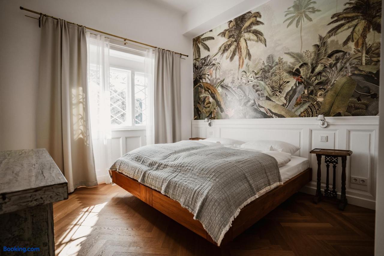 booking-555360-594785193-363793 Schloss Schönau