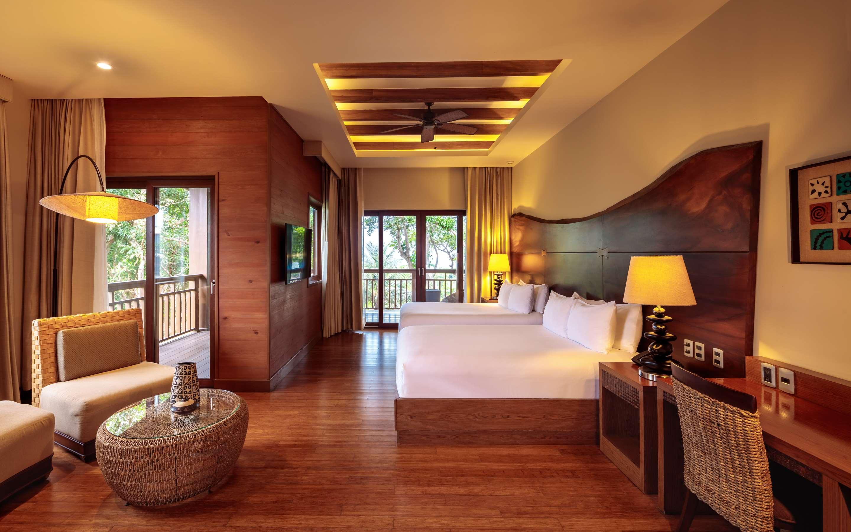 ice-2058707-108234622-958324 Indura Beach & Golf Resort Curio Collection By Hilton