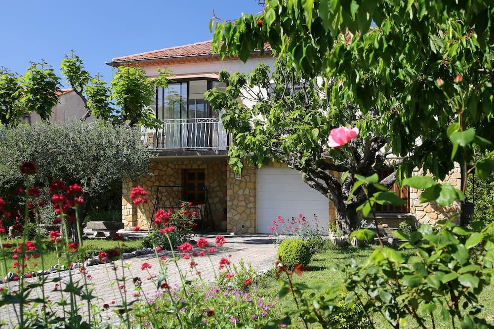 Villa 100m2 with enclosed garden planted with trees close to the city center Provence-Alpes-Côte d'Azur - Vaison-la-Romaine visuel 3/5 Villa 100m2 with enclosed garden planted with trees close to the city center Provence-Alpes-Côte d'Azur - Vaison-la-Romaine visuel 3/5