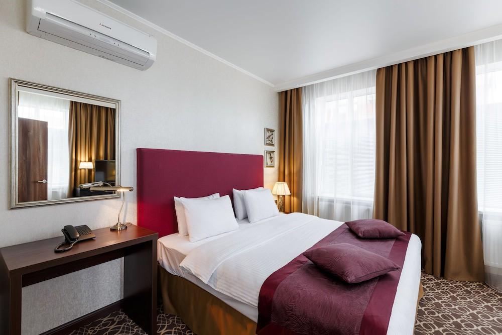 sembo-2857953-8ff69d-900930 Raymond Hotel