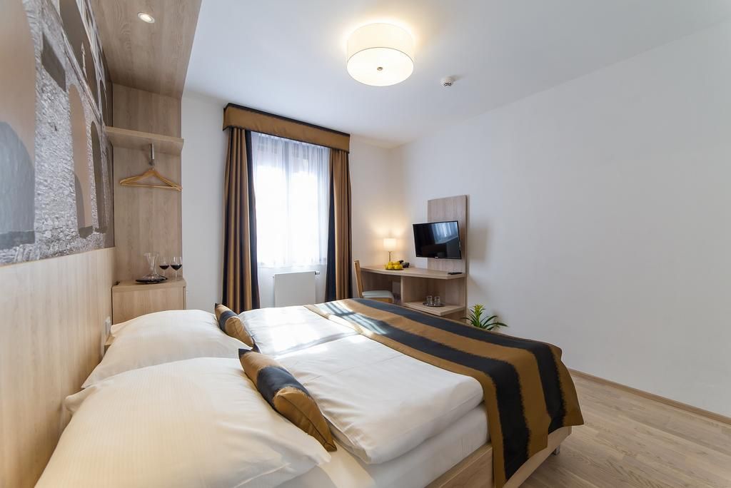 Garni hotel Castle Bridge