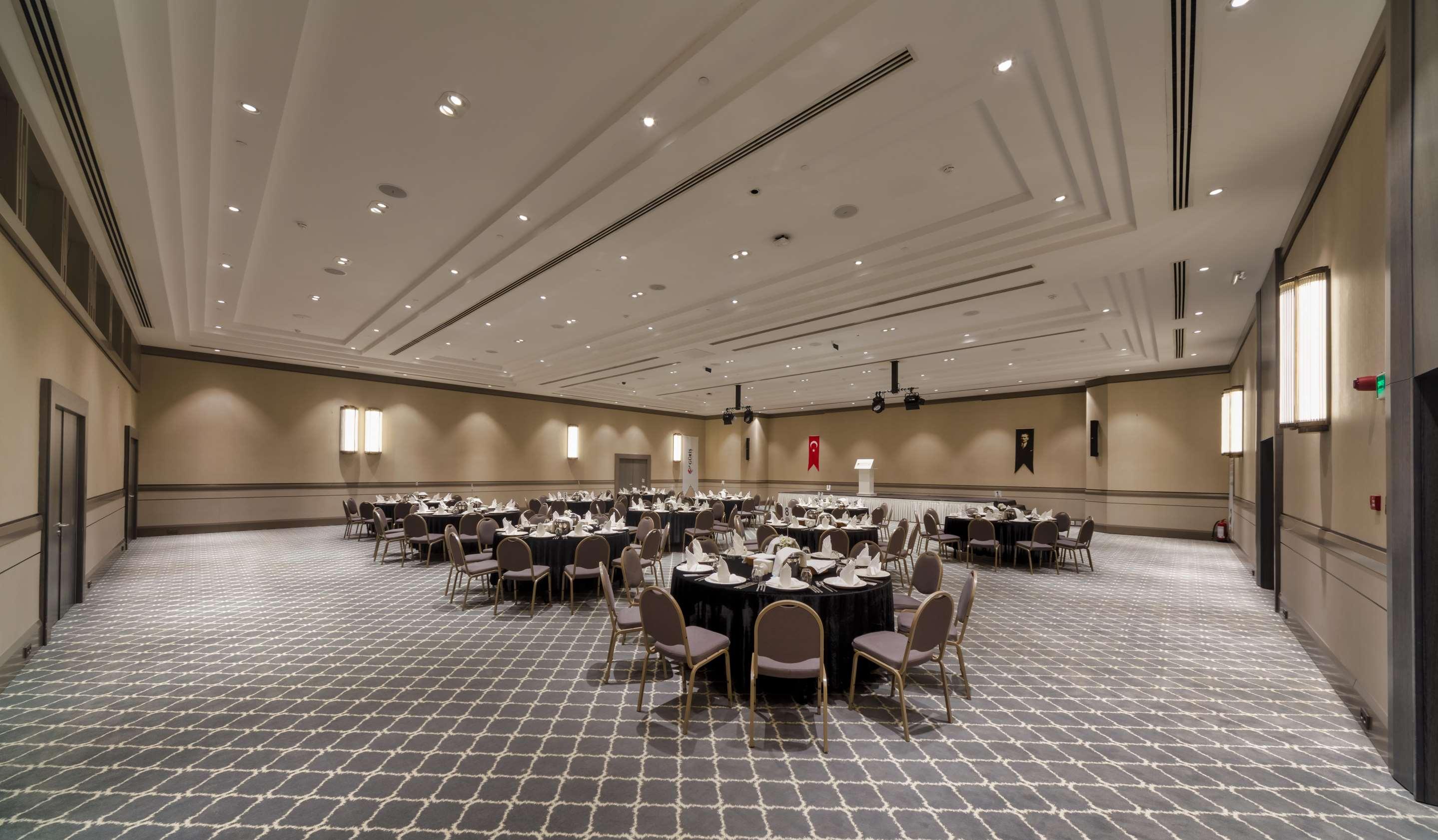 ice-398381-0304c0-908989 Mirage Park Resort
