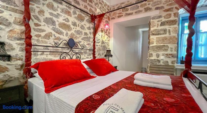booking-684144-466166215-355860 PortaDelMare deluxe suites