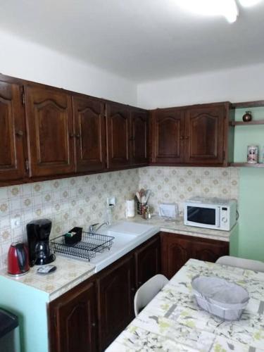 Spacieuse villa avec jardin a deux pas du centre Provence-Alpes-Côte d'Azur - Aups visuel 1/5 Spacieuse villa avec jardin a deux pas du centre Provence-Alpes-Côte d'Azur - Aups visuel 1/5