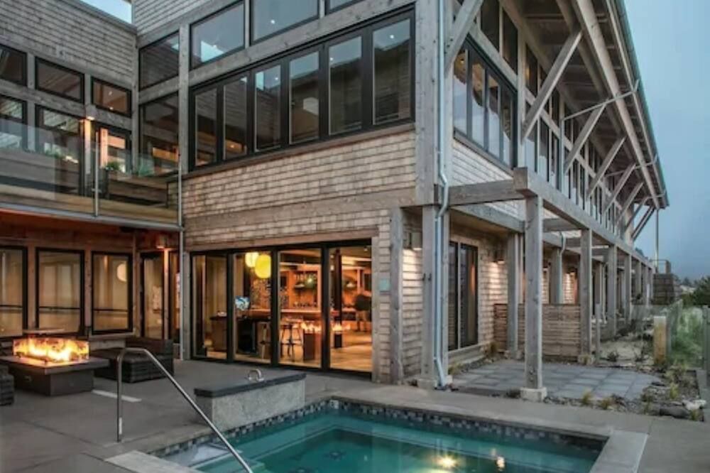 Headlands Coastal Lodge & Spa