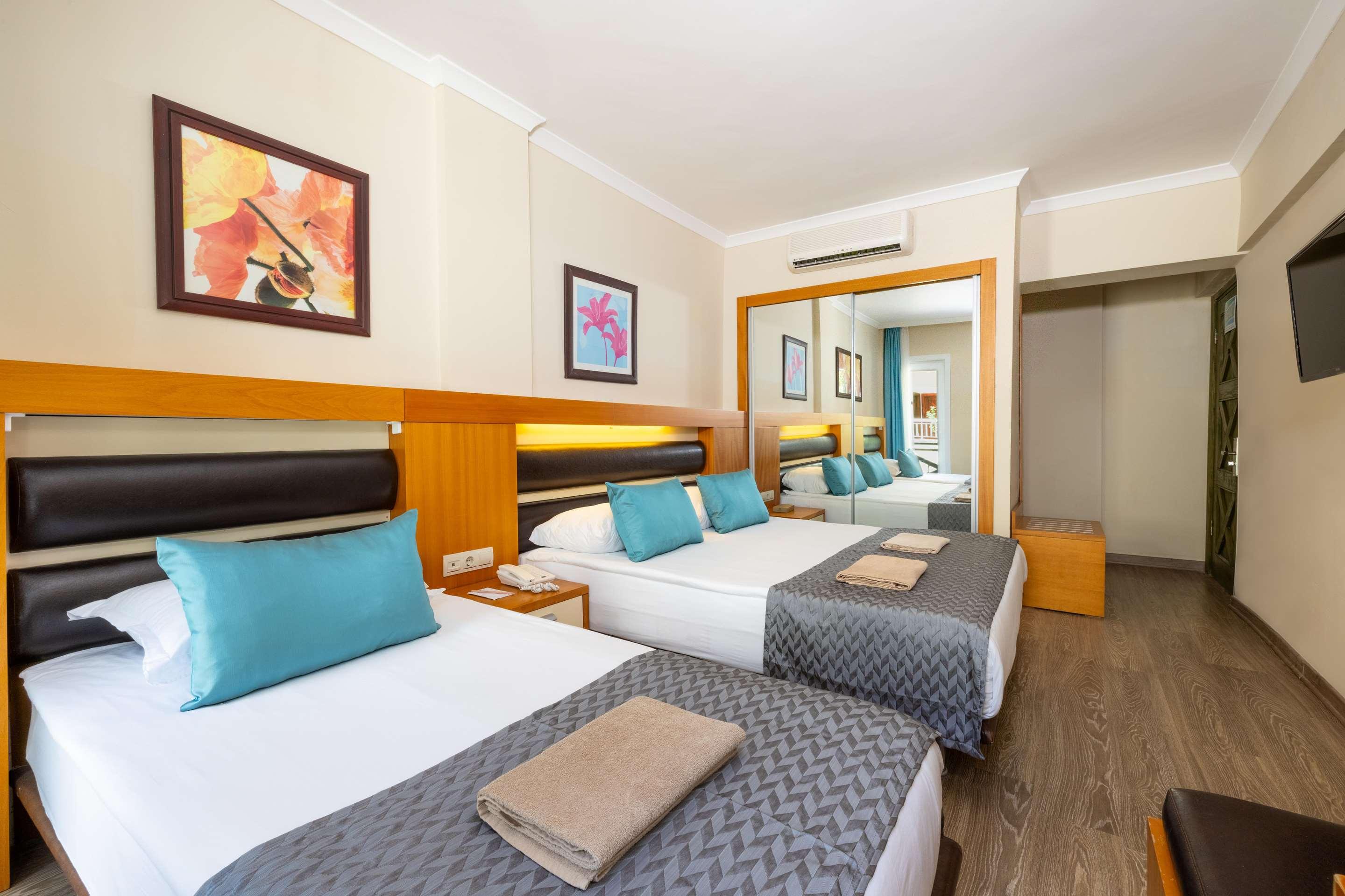 ice-350794-ab01cc-015777 Crystal Flora Beach Resort