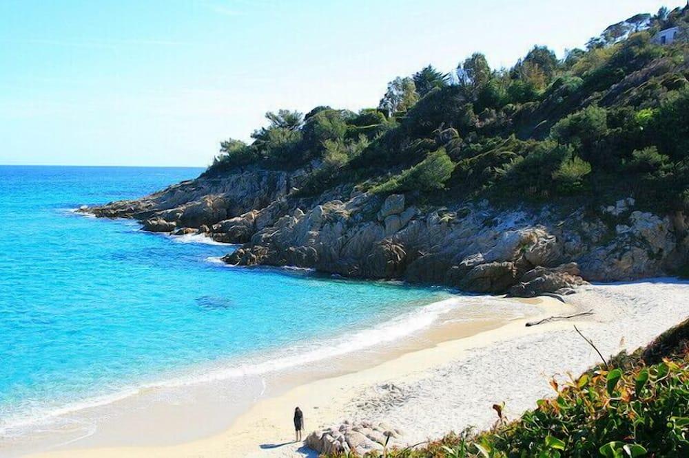 Saint-Tropez, Ocean Front villa with direct access to the beach Provence-Alpes-Côte d'Azur - Ramatuelle visuel 4/5 Saint-Tropez, Ocean Front villa with direct access to the beach Provence-Alpes-Côte d'Azur - Ramatuelle visuel 4/5
