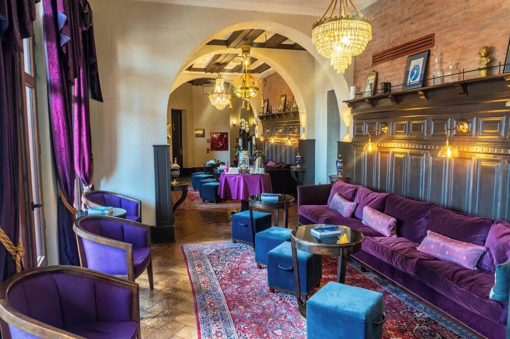 expediav2-705989-5400fb-461107 Hotel Boutique Castillo Rojo