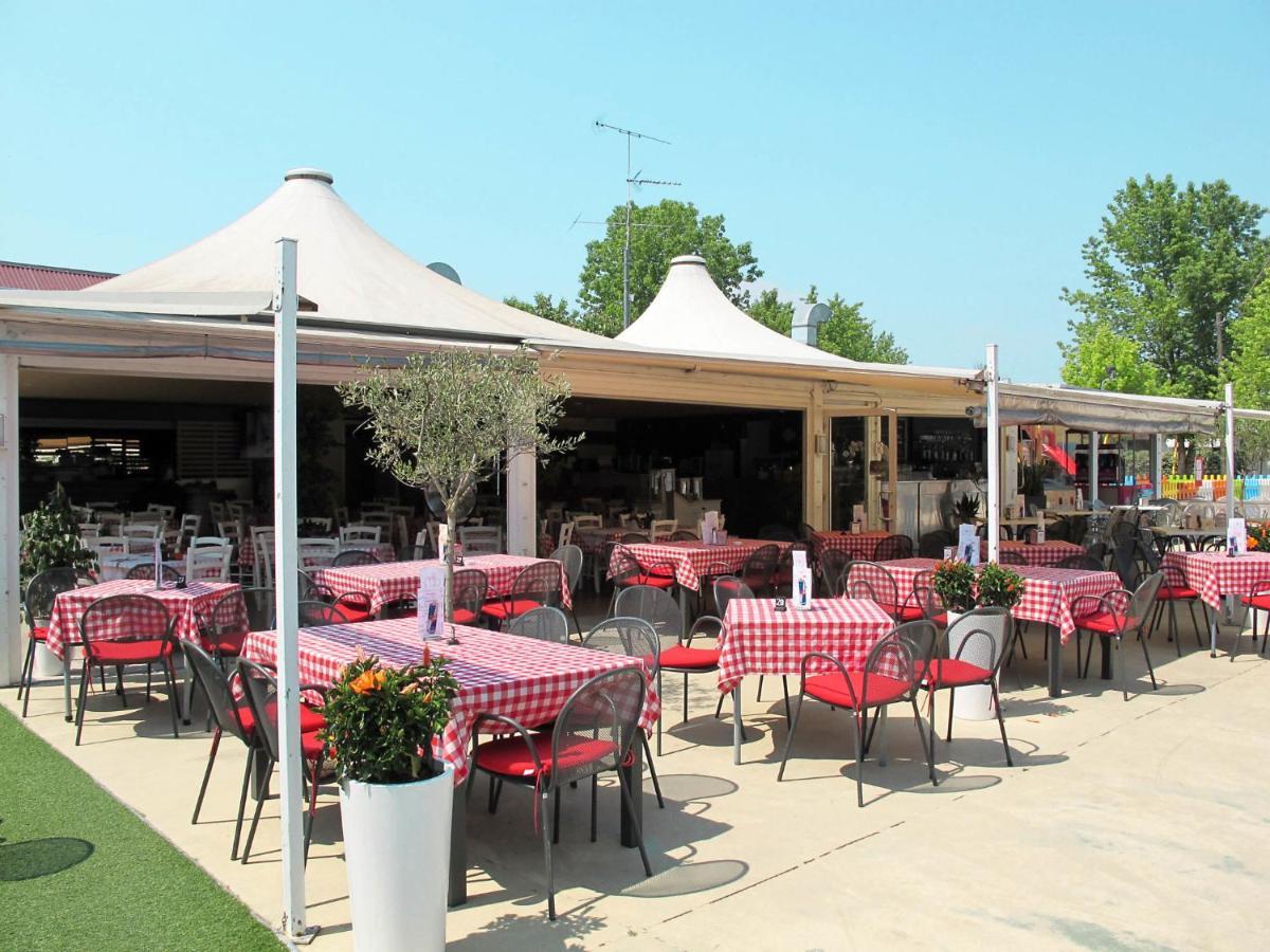 Holiday Home Camping Butterfly-1 by Interhome Lombardy - Peschiera del Garda visuel 2/5 Holiday Home Camping Butterfly-1 by Interhome Lombardy - Peschiera del Garda visuel 2/5