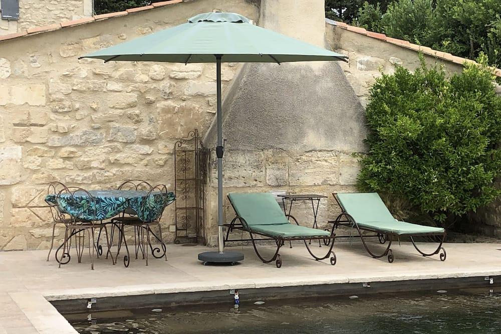 Gite in Provence for a couple, fully equipped, with swimming pool and large garden. Provence-Alpes-Côte d'Azur - Tarascon visuel 4/5 Gite in Provence for a couple, fully equipped, with swimming pool and large garden. Provence-Alpes-Côte d'Azur - Tarascon visuel 4/5