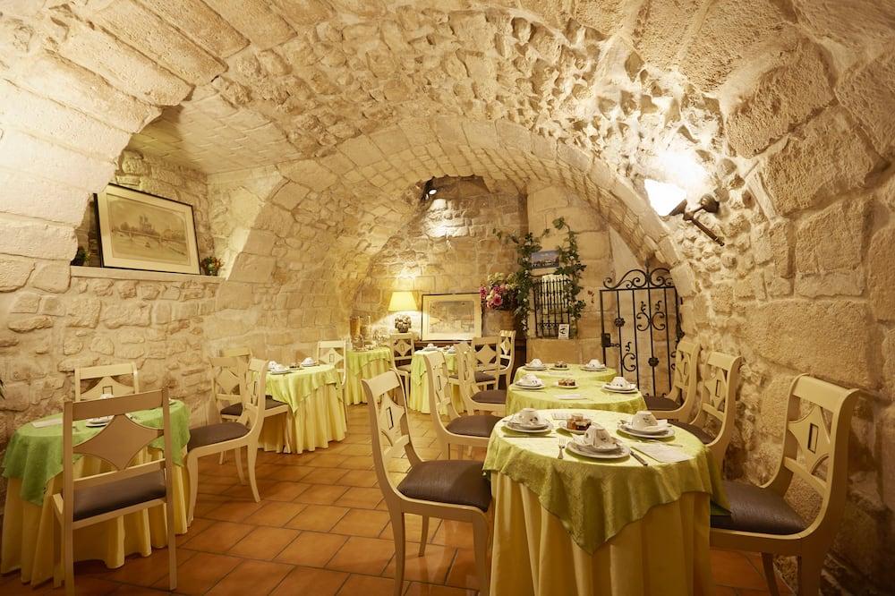 Hôtel Beaubourg Ile de France - Paris visuel 1/5 Hôtel Beaubourg Ile de France - Paris visuel 1/5