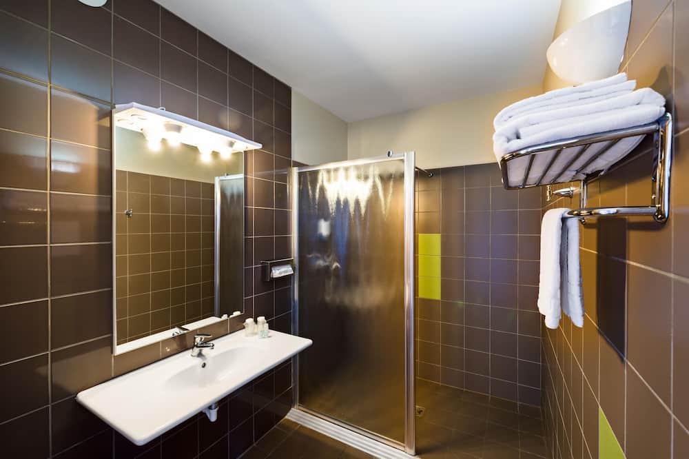 B&B HOTEL Aubagne Gémenos Provence-Alpes-Côte d'Azur - Tweeling visuel 1/5 B&B HOTEL Aubagne Gémenos Provence-Alpes-Côte d'Azur - Tweeling visuel 1/5