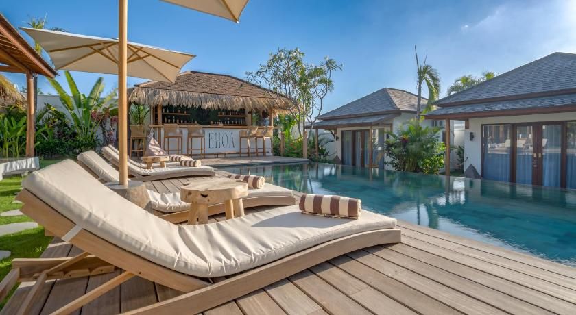 Ehoa Bali Nyanyi Boutique Hotel - In Front Of Entrance To Nuanu