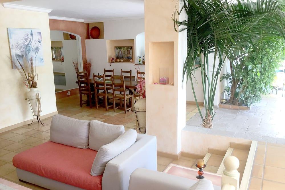 Antibes Juan Les Pins: Villa With Pool + Private Tennis Court Near The Sea Provence-Alpes-Côte d'Azur - Antibes visuel 2/5 Antibes Juan Les Pins: Villa With Pool + Private Tennis Court Near The Sea Provence-Alpes-Côte d'Azur - Antibes visuel 2/5