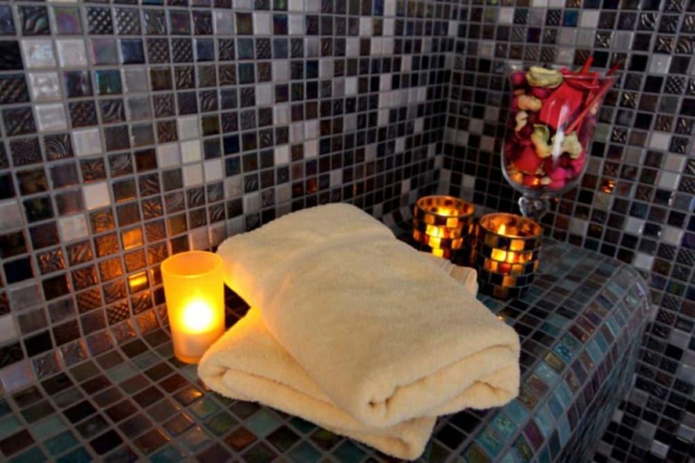 Logis Hotel-Restaurant Spa Le Lac Provence-Alpes-Côte d'Azur - Embrun visuel 1/5 Logis Hotel-Restaurant Spa Le Lac Provence-Alpes-Côte d'Azur - Embrun visuel 1/5