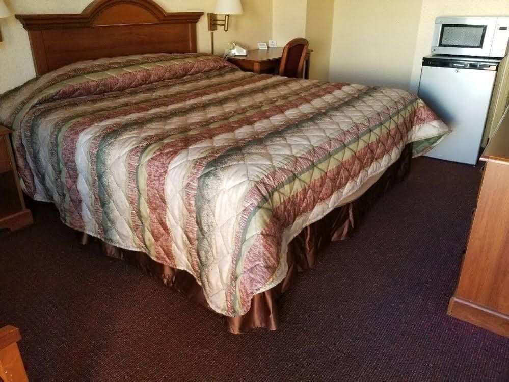 Shore Pointe Motor Lodge Of St Clair Shores, St. Clair Shores, MI