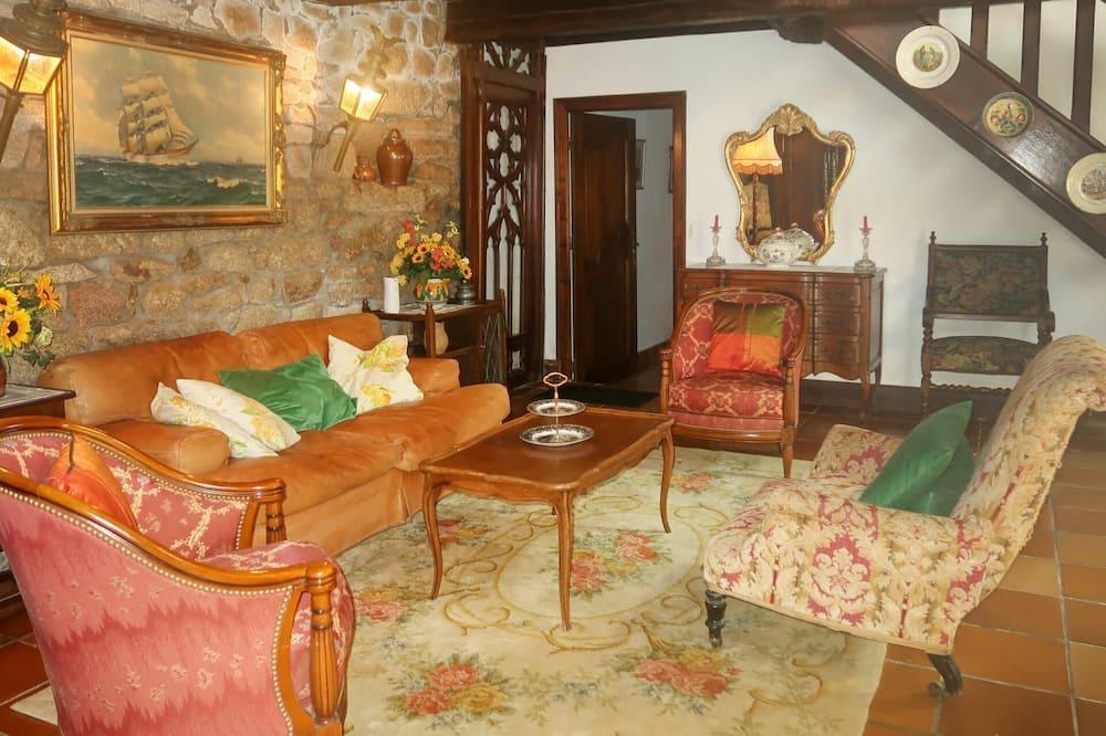Nice apartment in villa for 4 guests with terrace, pets allowed and parking Bretagne - Pont-l'Abbé visuel 5/5 Nice apartment in villa for 4 guests with terrace, pets allowed and parking Bretagne - Pont-l'Abbé visuel 5/5