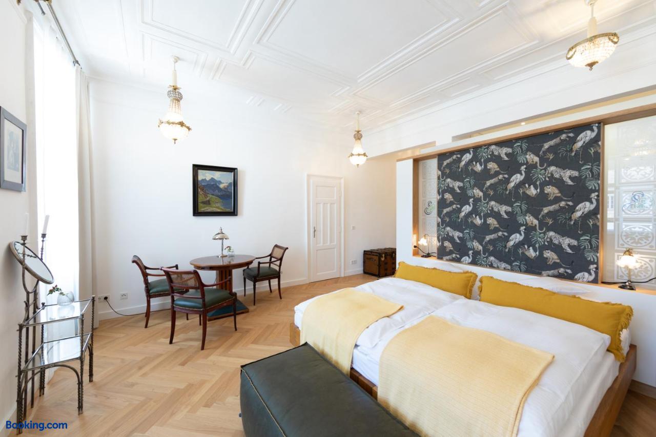 booking-555360-428499479-981421 Schloss Schönau