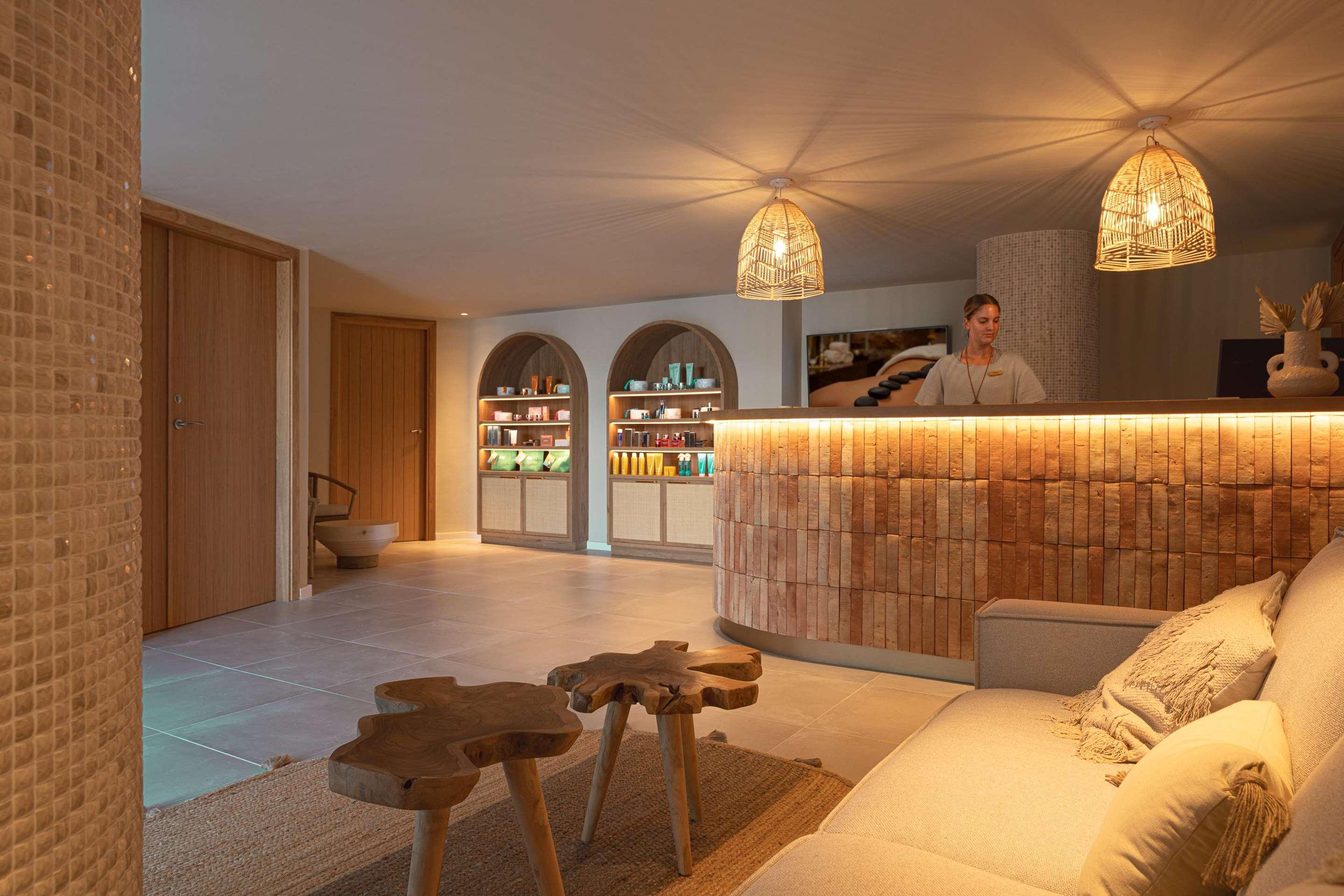 ice-1070823493-ba0158-400280 Daia Slow Beach Hotel Conil