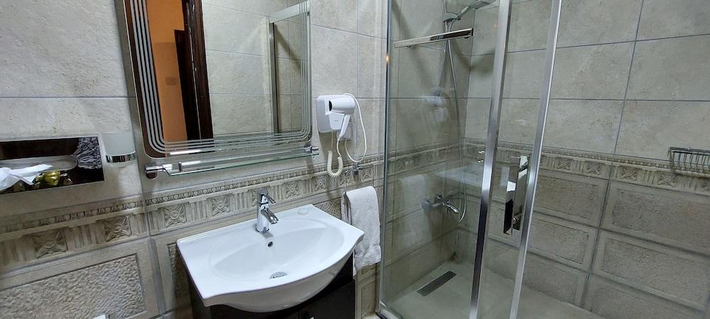 sembo-95733-b3baae-827950 Hayat Zaman Hotel And Resort Petra