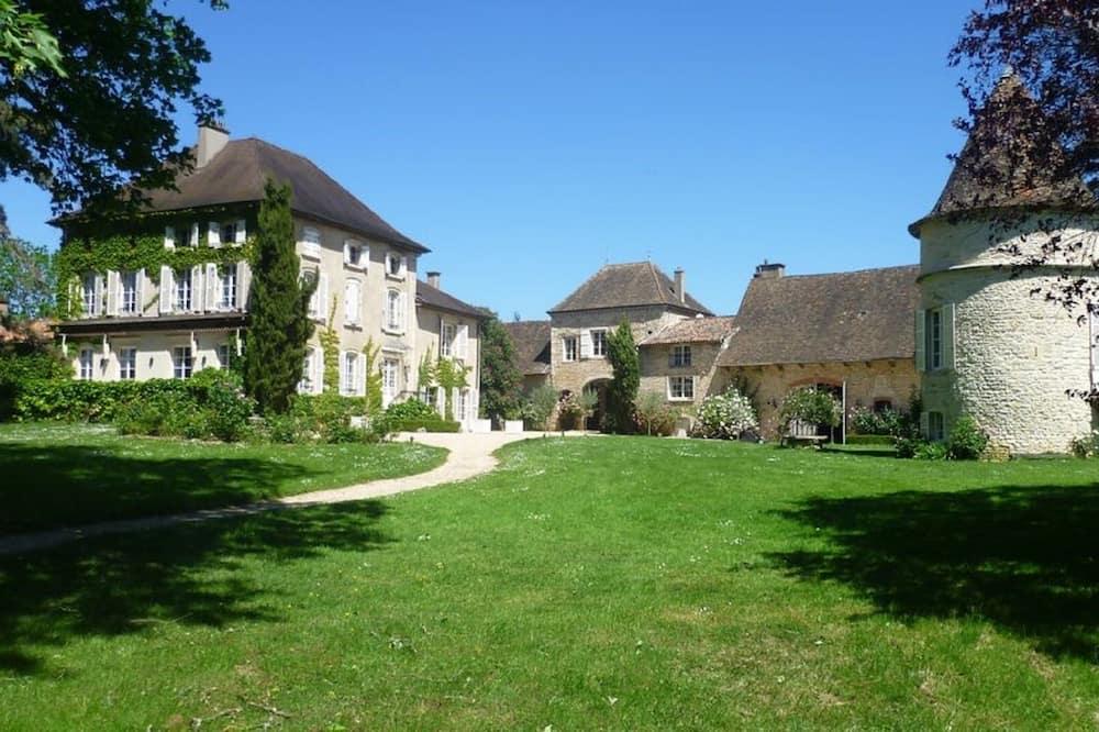 Small cottage for 2 persons with swimming pool in the old stable of our Castle Bourgogne - Fleurville visuel 5/5 Small cottage for 2 persons with swimming pool in the old stable of our Castle Bourgogne - Fleurville visuel 5/5