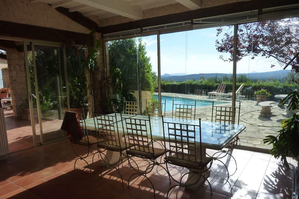 Magnificent 300sqm villa in a unique location pool heating, central heating, fireplaces - Provence-Alpes-Côte d'Azur - Aups visuel 5/5 Magnificent 300sqm villa in a unique location pool heating, central heating, fireplaces - Provence-Alpes-Côte d'Azur - Aups visuel 5/5