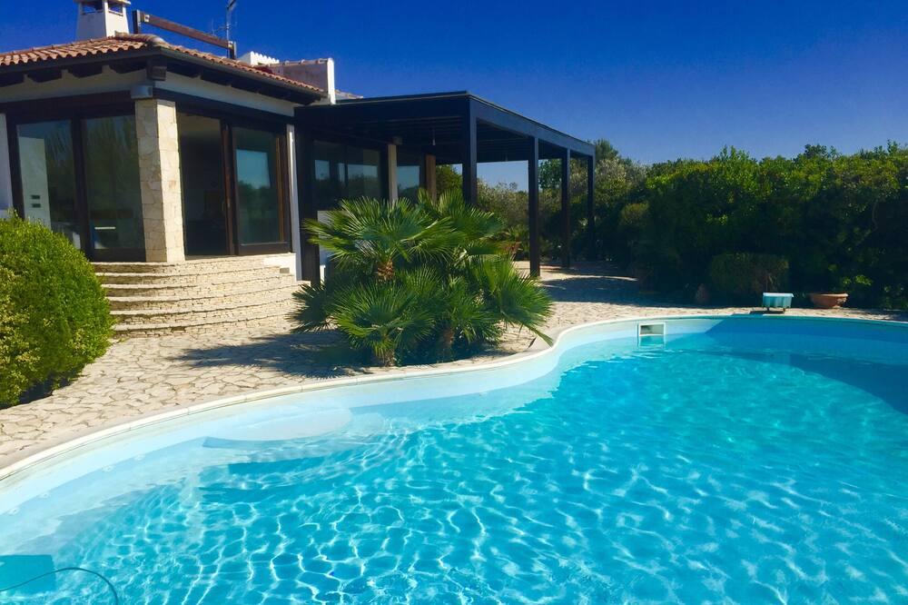 Villa Malaya sea view, with depandance, two pools for 18 people Sardinië - Alghero visuel 1/5 Villa Malaya sea view, with depandance, two pools for 18 people Sardinië - Alghero visuel 1/5