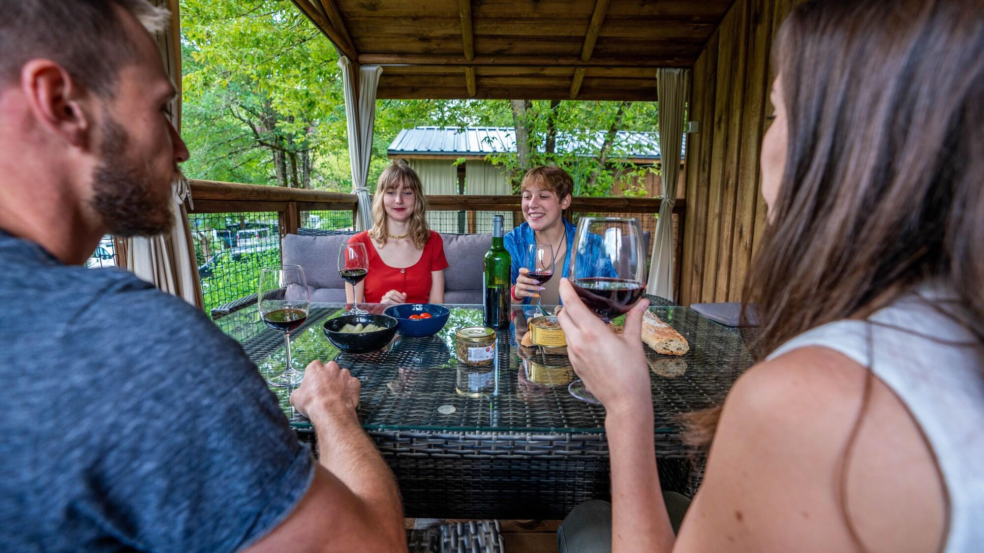 Camping Collonges-la-Rouge Limouqin - Meyssac visuel 2/5 Camping Collonges-la-Rouge Limouqin - Meyssac visuel 2/5