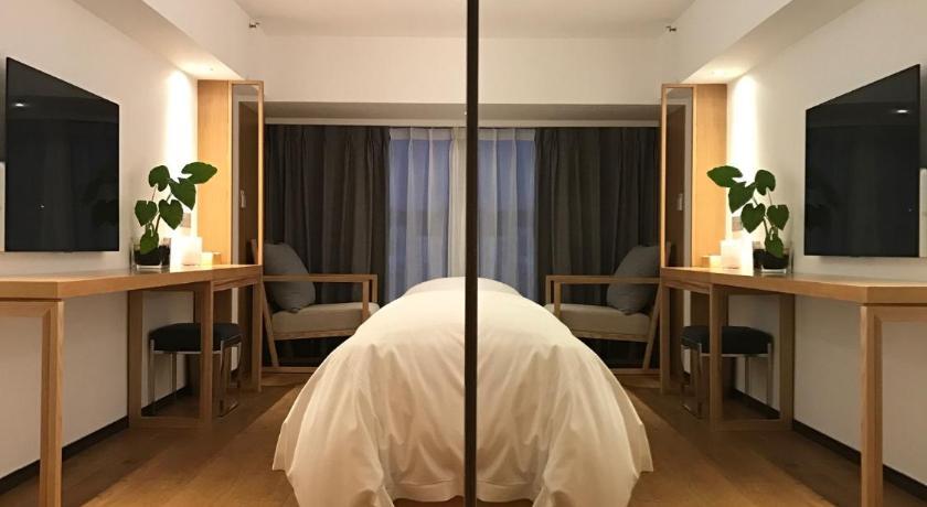 Bai Yun Qin She Boutique