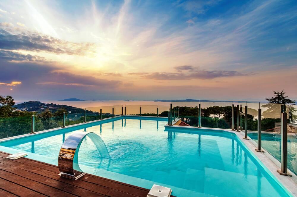 Luxury villa with exclusive use of the pool near Sorrento Campanië - Glimlach visuel 5/5 Luxury villa with exclusive use of the pool near Sorrento Campanië - Glimlach visuel 5/5