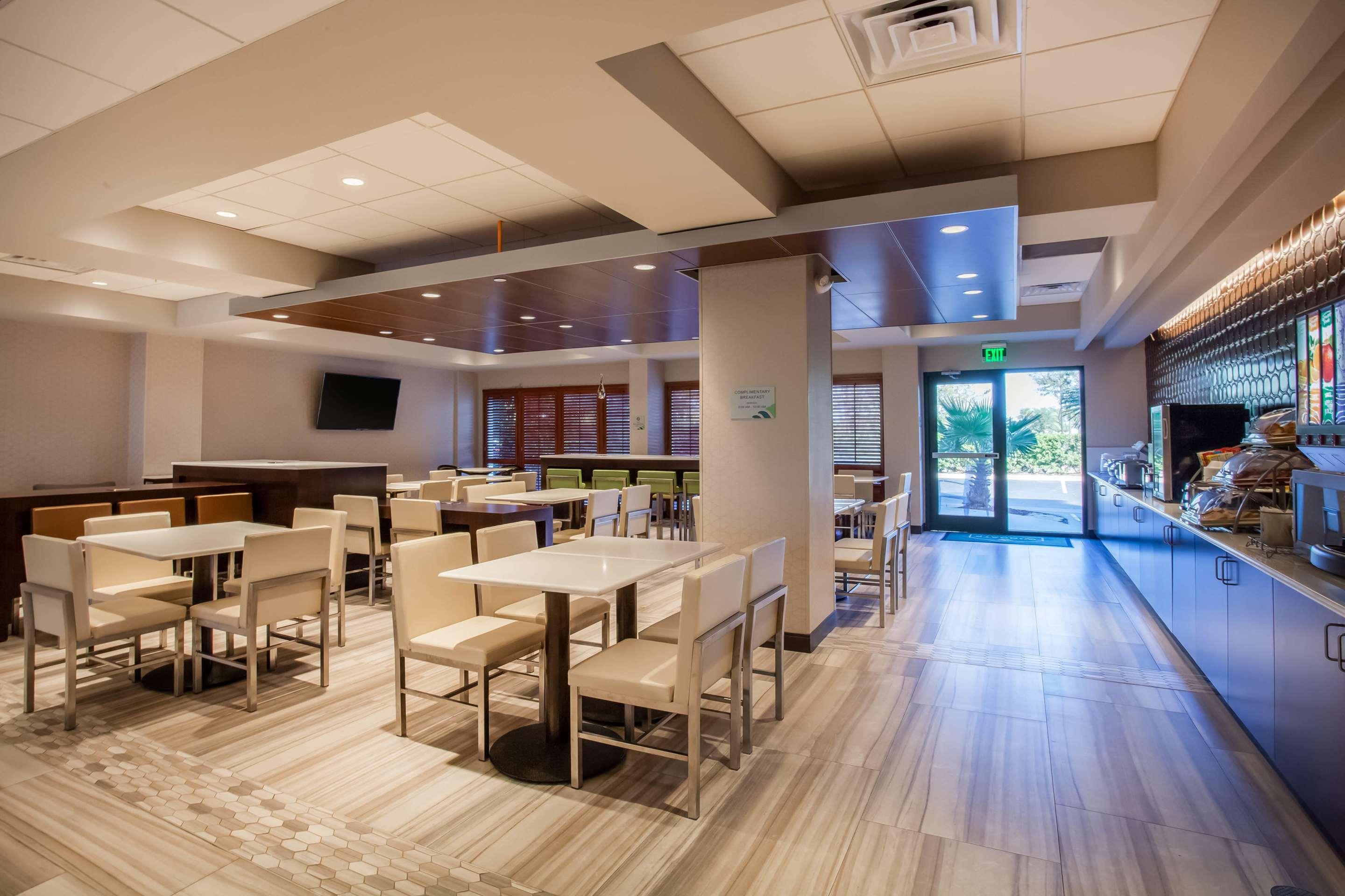 Wingate by Wyndham Orlando International Airport in Orlando the