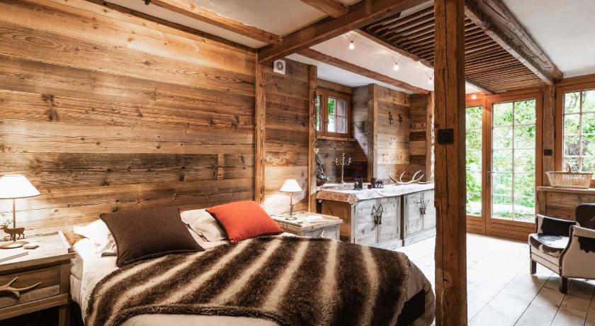 Chalet 3, ferme rénovée, 10 pers, proche pistes, garage, animaux admis FR-1-304-162 - Rhône-Alpes - La Clusaz visuel 1/5 Chalet 3, ferme rénovée, 10 pers, proche pistes, garage, animaux admis FR-1-304-162 - Rhône-Alpes - La Clusaz visuel 1/5