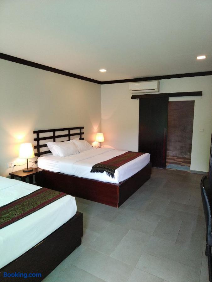 booking-2256125-502048037-940712 Twin Palms Resort