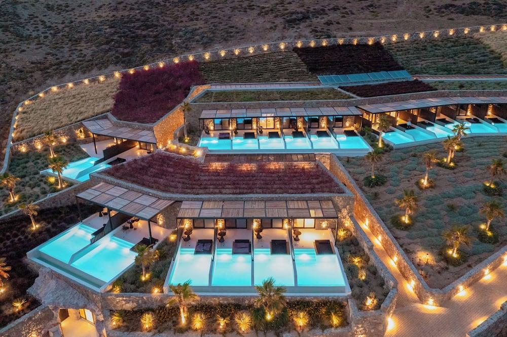 expedia_group-7098866-232202407-950186 Ftelia Black Villas