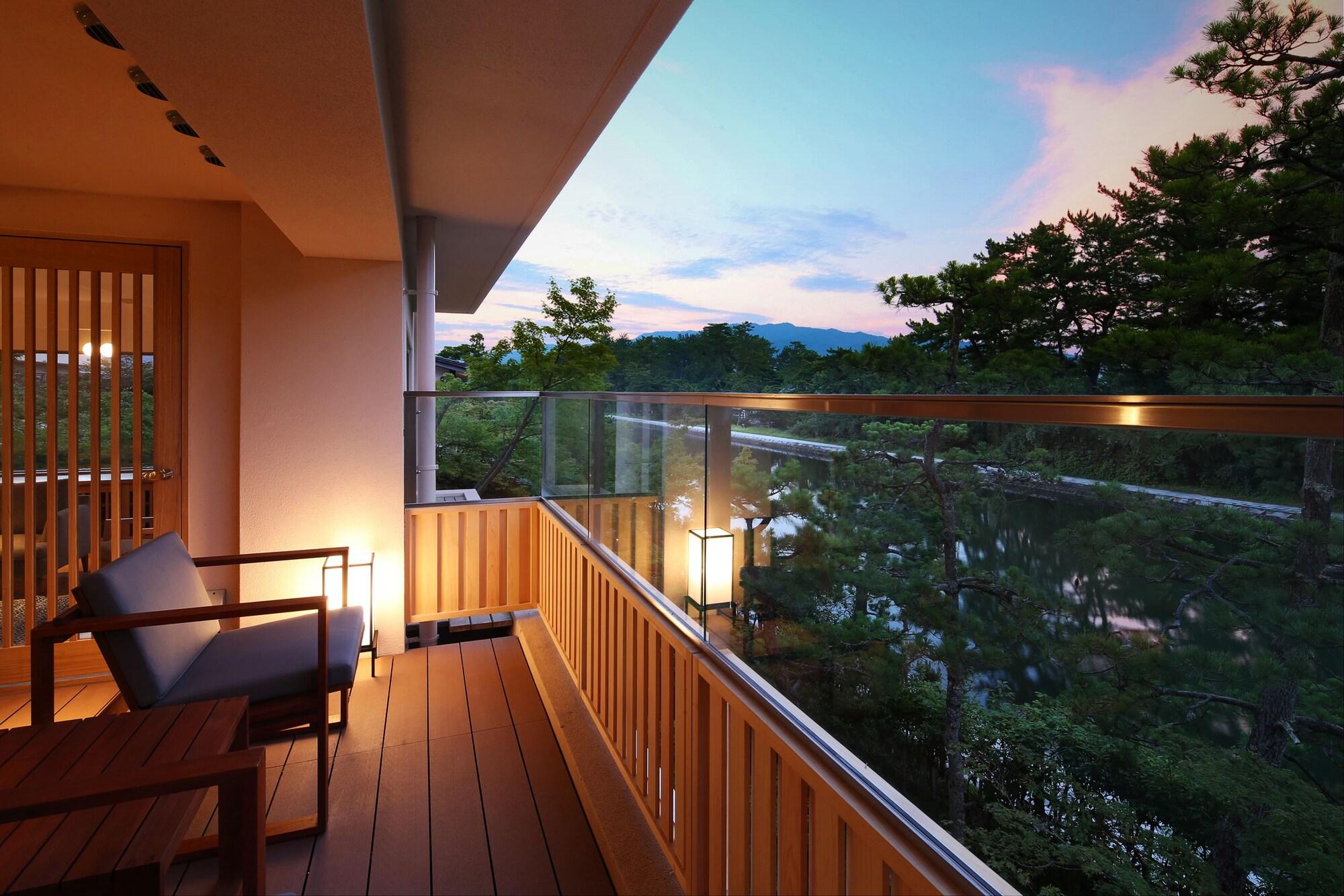 expedia_group-397975-32c290-261704 Monjusou