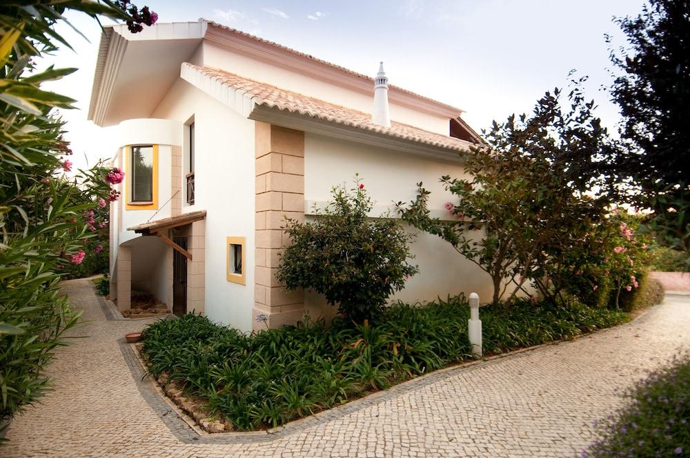 sembo-289390-03d880-595708 Luzmar Villas