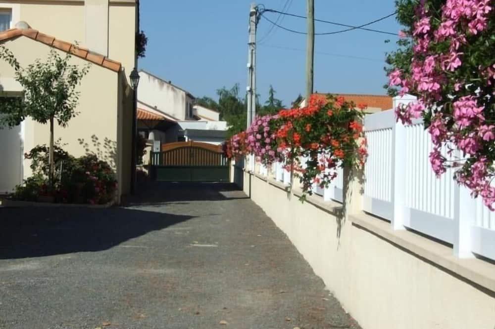 Gite Saint-Philbert-de-Grand-Lieu, 1 bedroom, 3 persons Pays de Loire - Saint-Philbert-de-Grand-Lieu visuel 2/5 Gite Saint-Philbert-de-Grand-Lieu, 1 bedroom, 3 persons Pays de Loire - Saint-Philbert-de-Grand-Lieu visuel 2/5