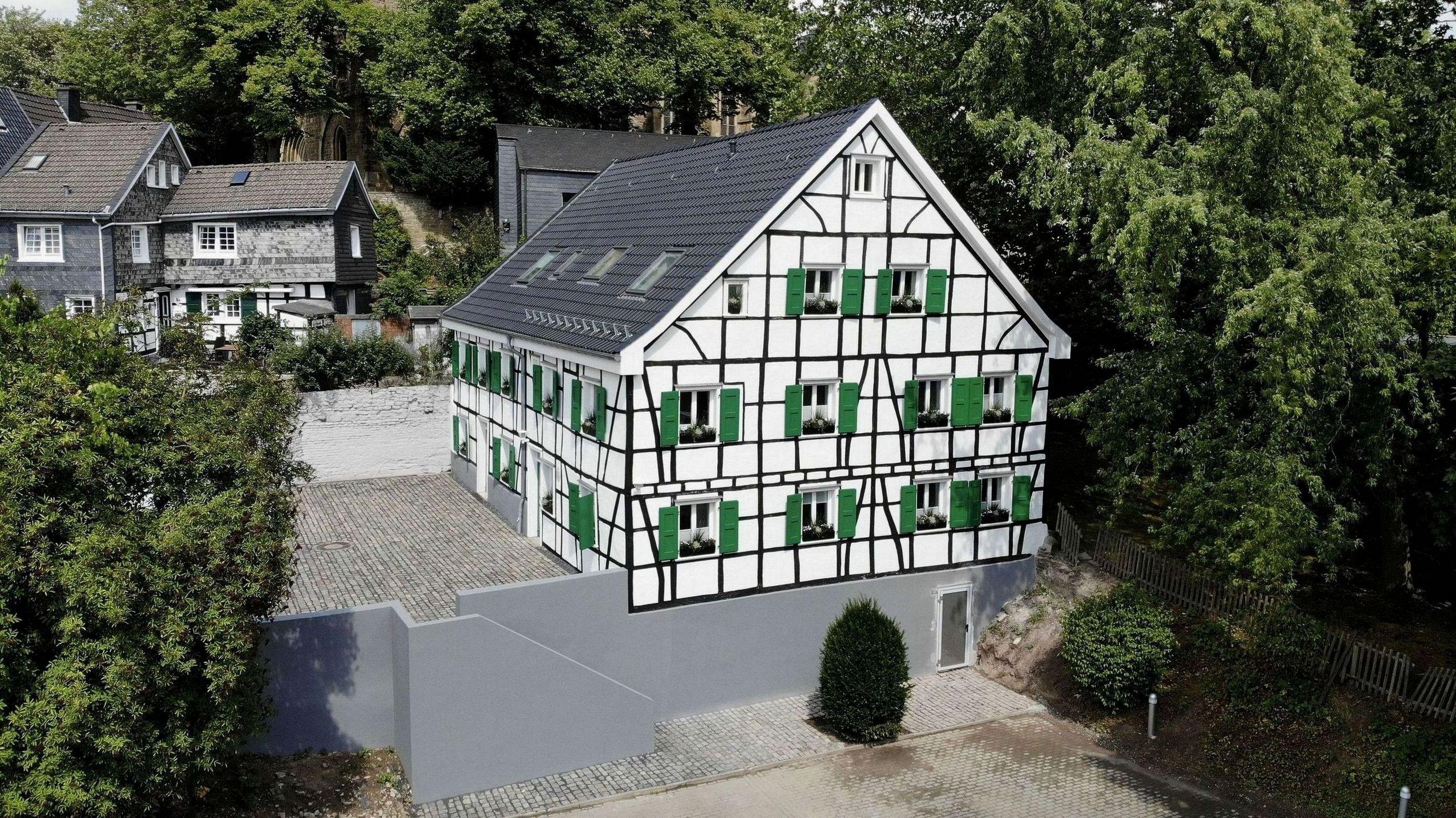 Hotel Gräfrather Hof $121 ($̶1̶6̶3̶). Solingen Hotel Deals & Reviews ...