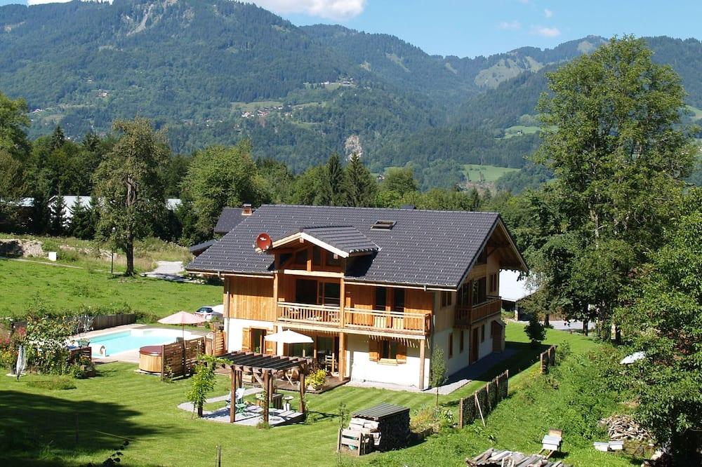 Luxury Alps Chalet with Wellness Facilities and Summer Swimming Pool Rhône-Alpes - Samoëns visuel 5/5 Luxury Alps Chalet with Wellness Facilities and Summer Swimming Pool Rhône-Alpes - Samoëns visuel 5/5