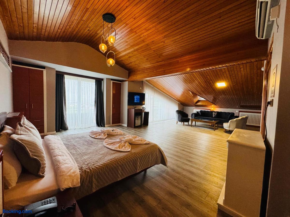 booking-1071604422-551994737-327760 Treekos Suite Hotel Istanbul Airport