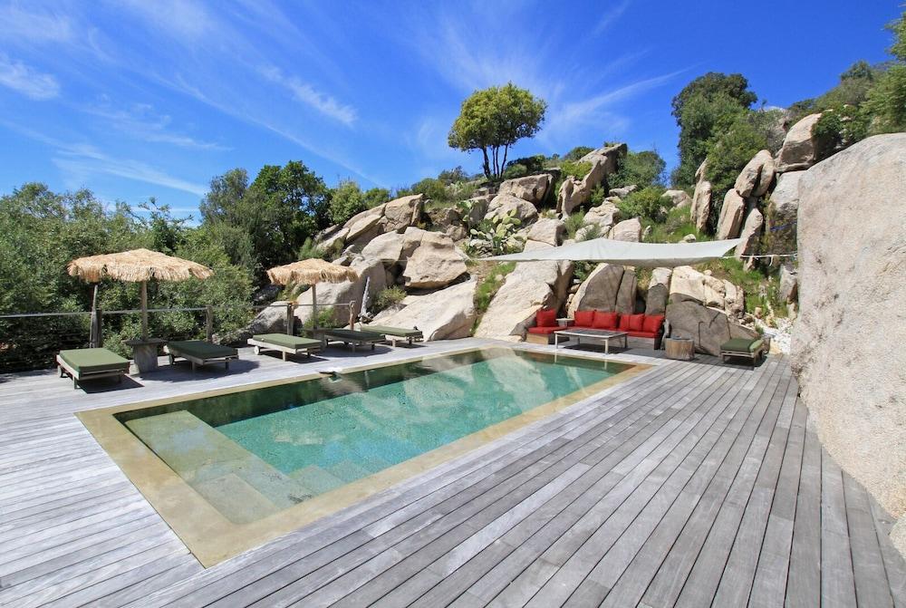 Magnificent luxury villa with mirror pool. Corsica - Porticcio visuel 2/5 Magnificent luxury villa with mirror pool. Corsica - Porticcio visuel 2/5
